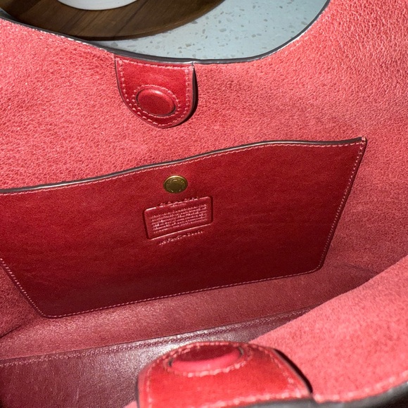 Burgundy Coach Brooklyn 28 - Picture 7 of 11